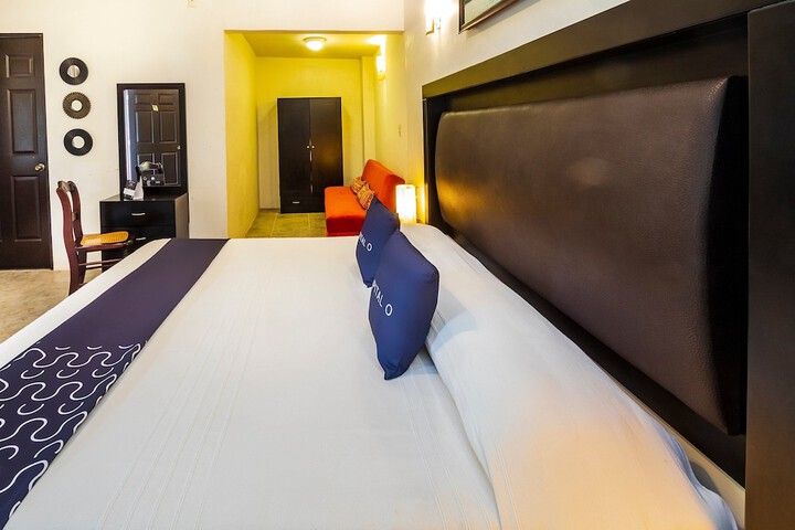 Room 7 of 32