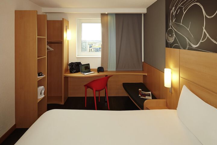 Room 15 of 45