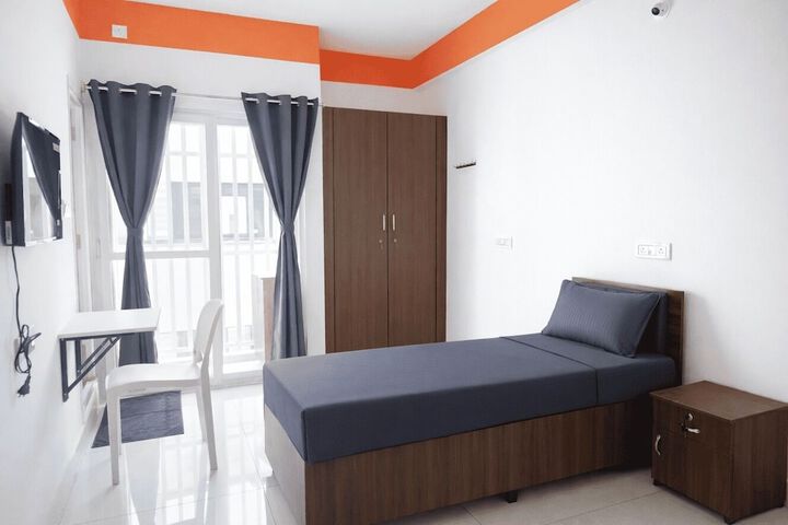 Room 5 of 15