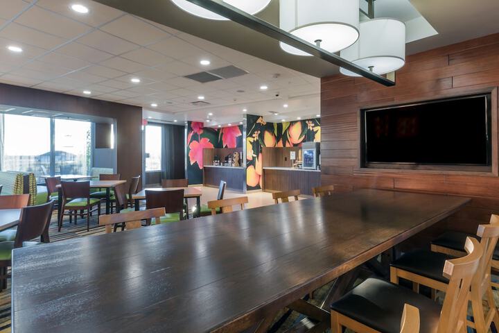 Breakfast/Coffee Service 34 of 45