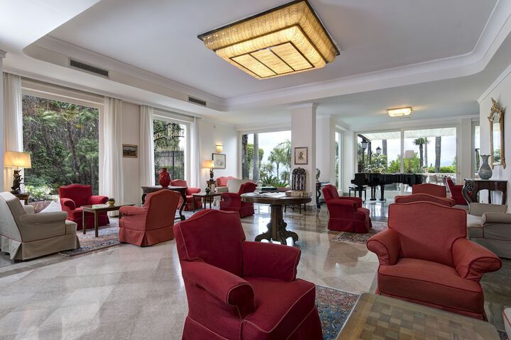 Hotel Lobby