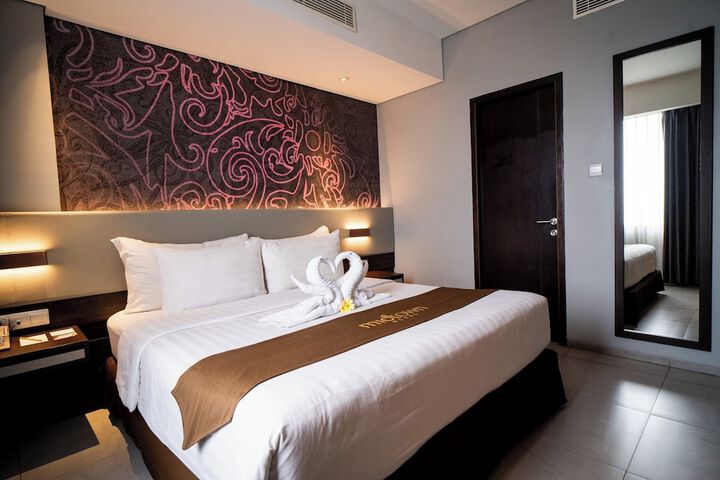 Room 16 of 53
