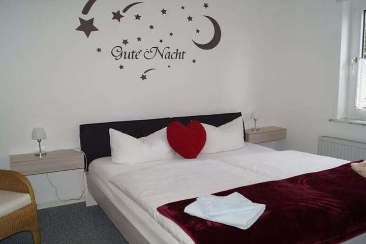 Room 13 of 28