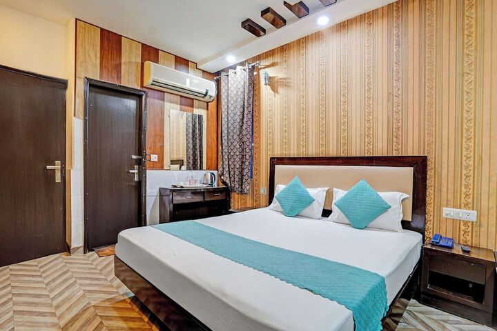 Room 16 of 32