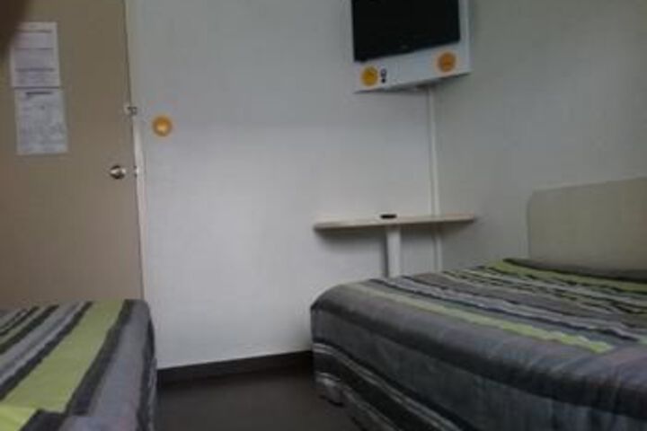 Room 14 of 32
