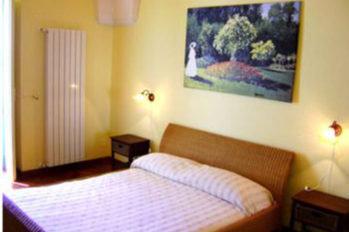 Room 10 of 25