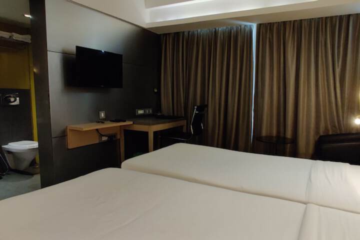 Room 17 of 49