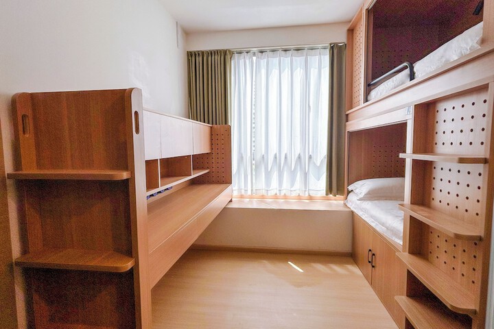 Room 16 of 42