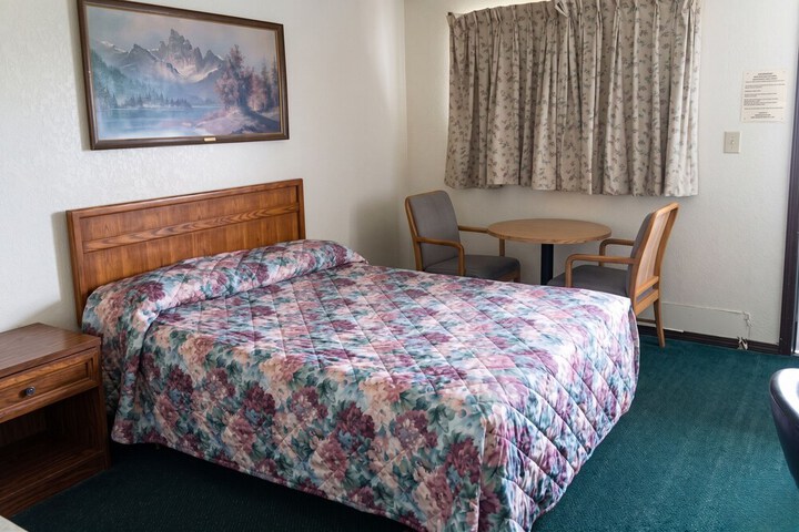 Room 9 of 27