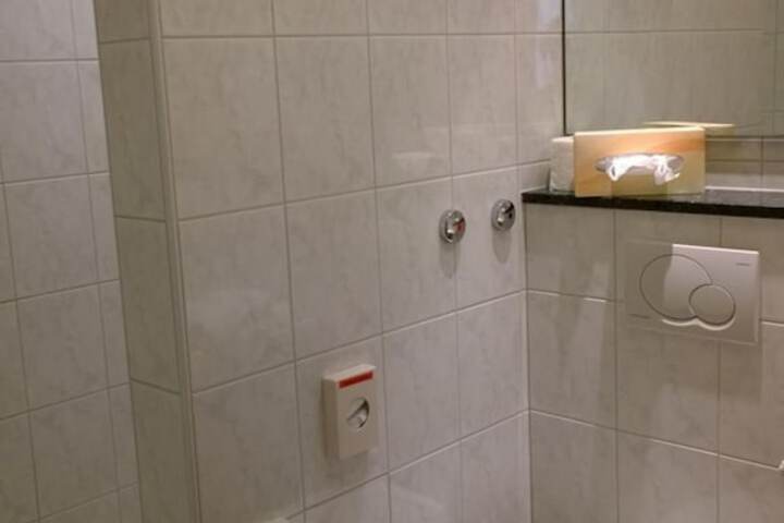 Room 25 of 59