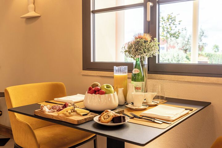 Breakfast/Coffee Service 107 of 148