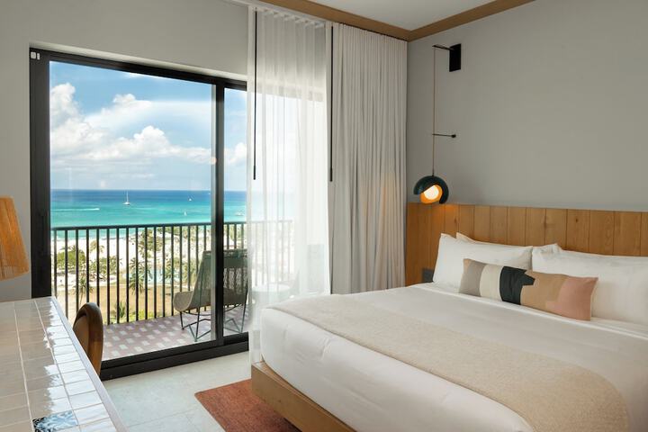 Hotel 194 of 206
