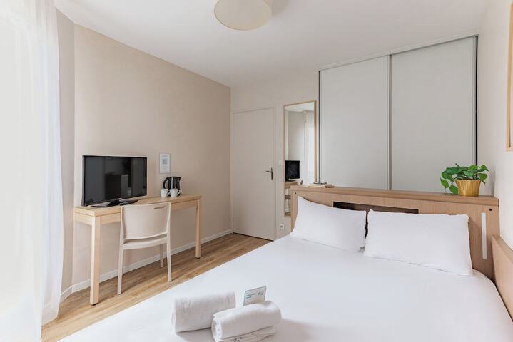 Room 7 of 30