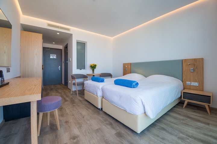 Room 10 of 44