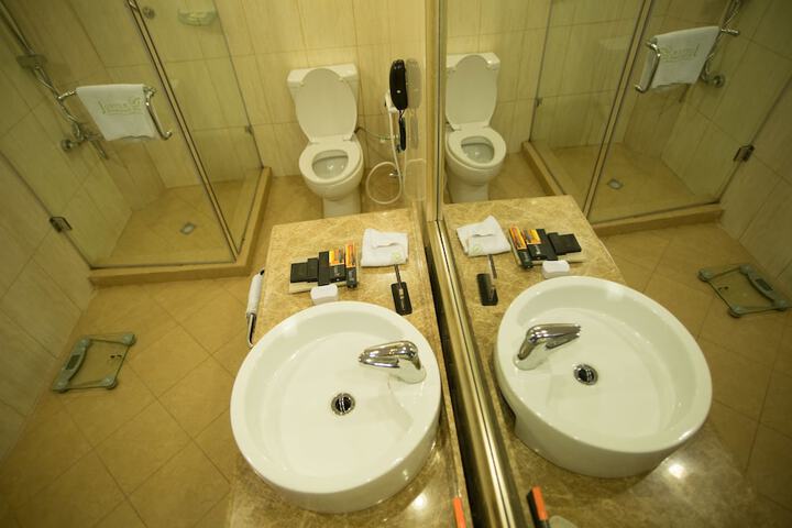 Clean Restrooms