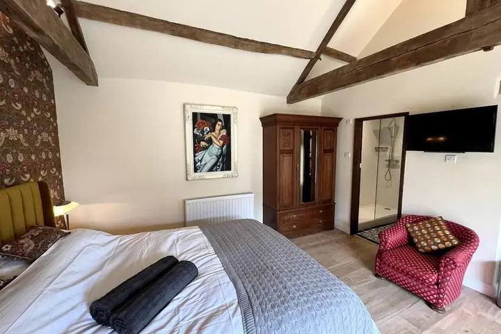 Room 3 of 16