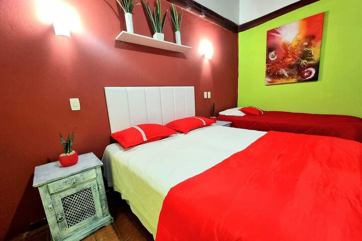 Room 2 of 83