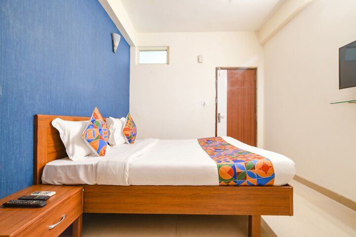 Room 16 of 34