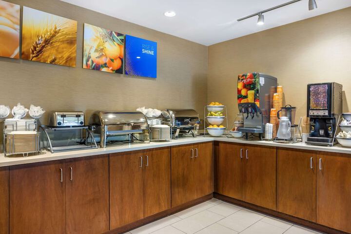 Breakfast area
