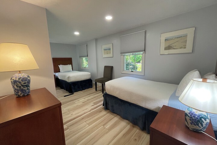 Room 26 of 100