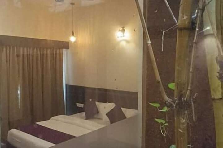Room 12 of 63