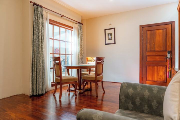 Room 44 of 181