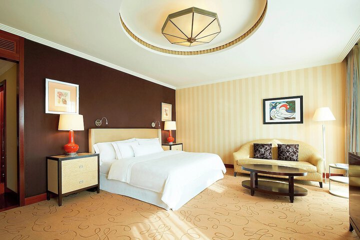Room 10 of 52