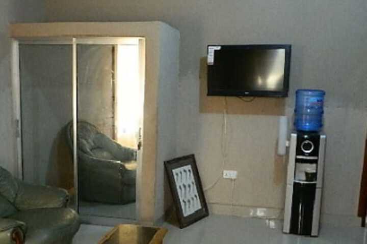 Room 12 of 28