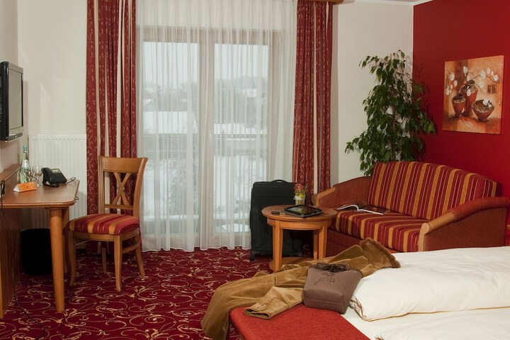 Room 15 of 37