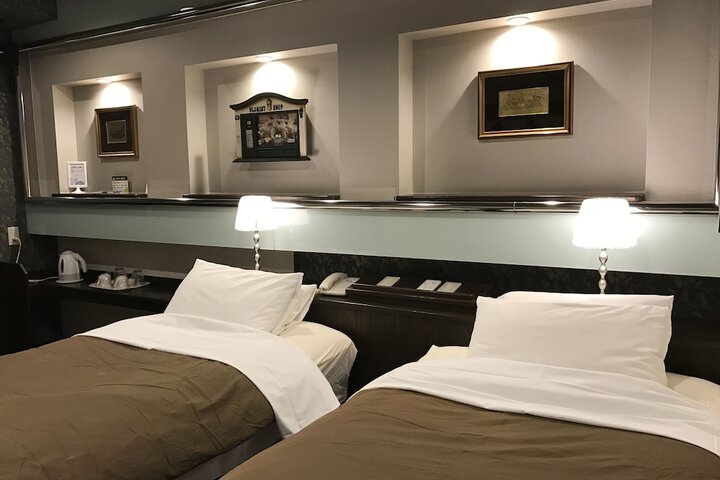 Room 27 of 52