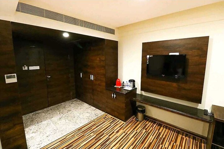 Room 19 of 27