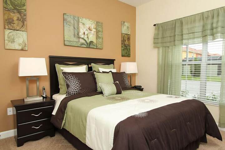 Room 4 of 24