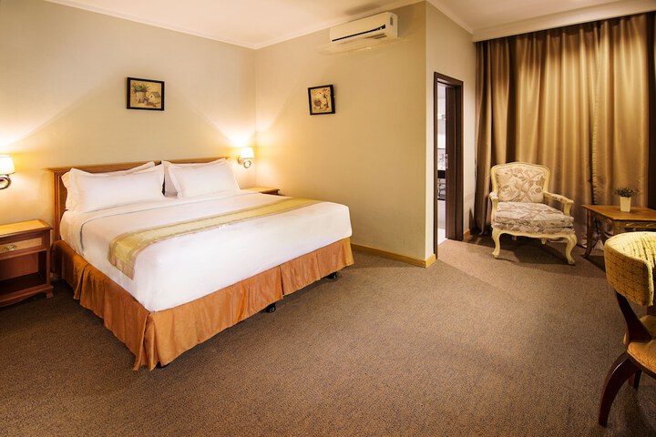 Room 14 of 34