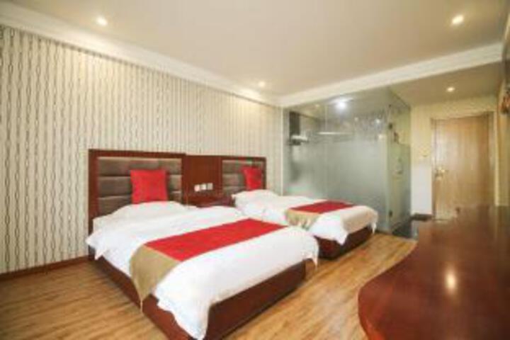 Room 8 of 8