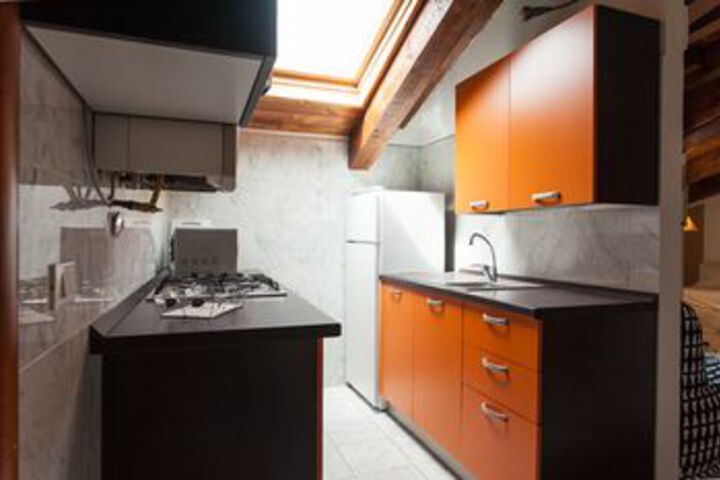 Room 8 of 11