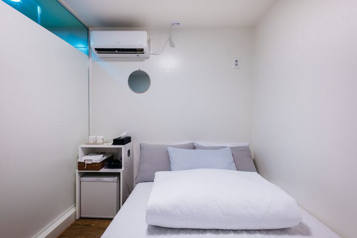 Room 22 of 51