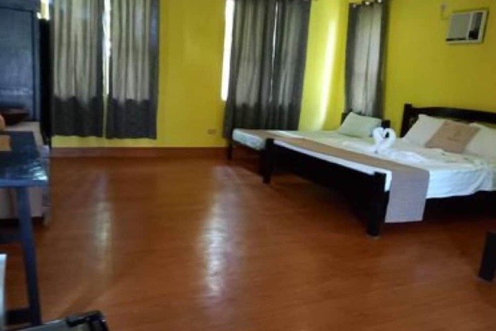 Room 6 of 23