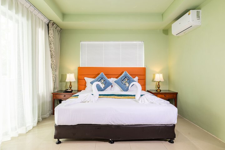 Room 4 of 87