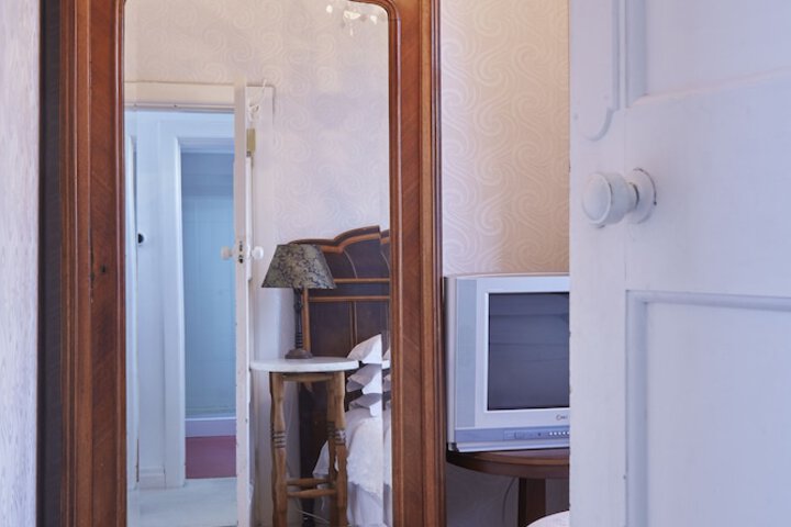 Room 26 of 108
