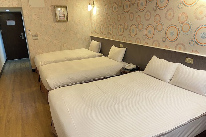 Room 3 of 15