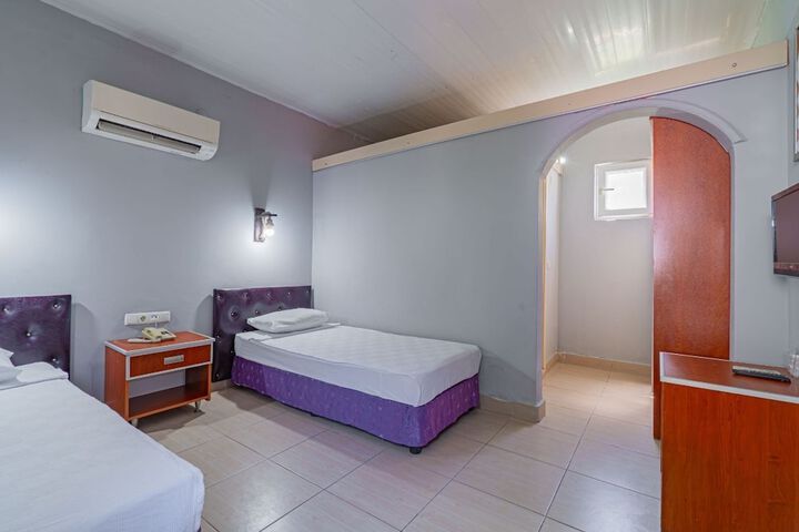 Room 15 of 84