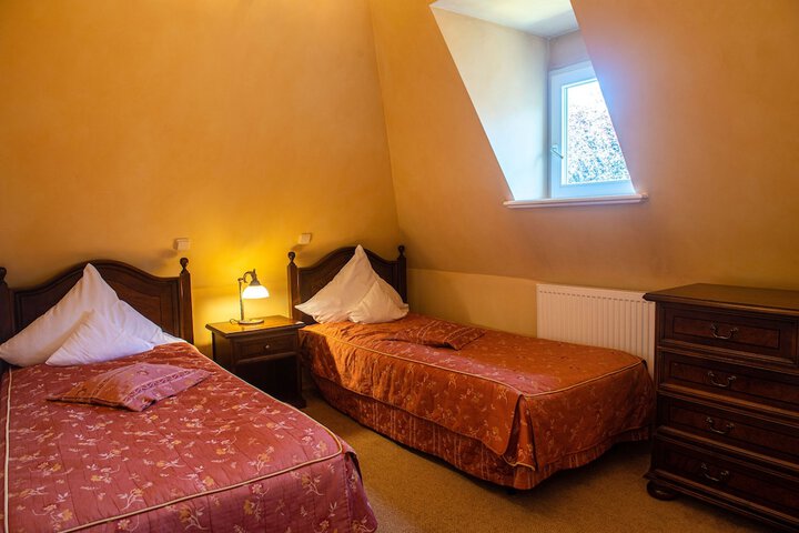 Room 9 of 52