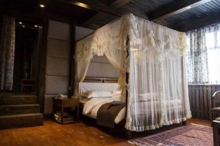 Room 40 of 65