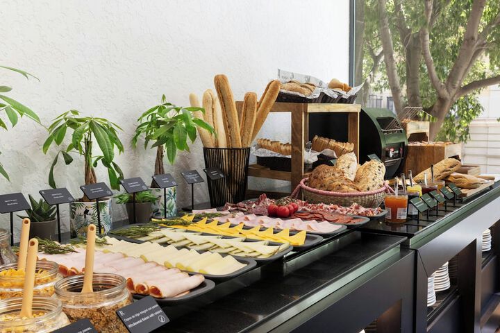 Breakfast/Coffee Service 78 of 124