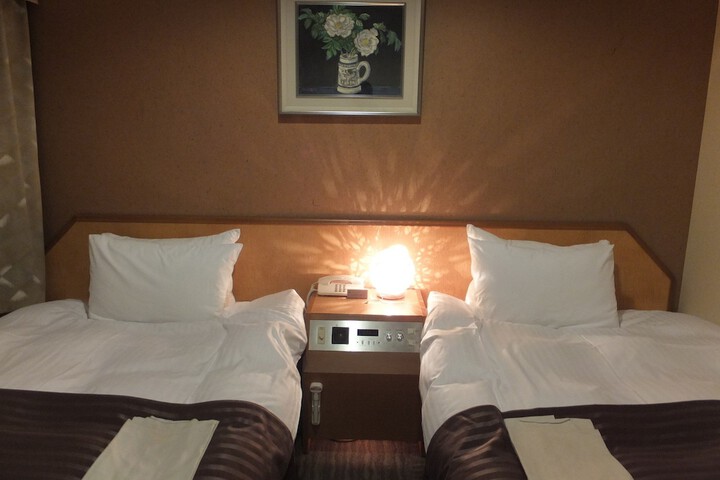 Room 5 of 35