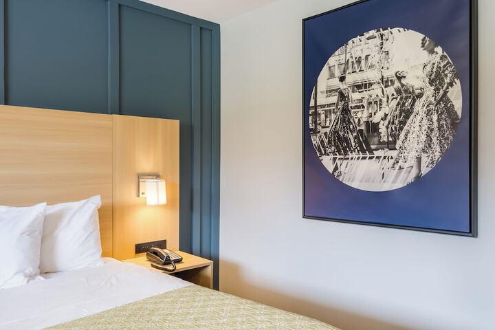 Standard | King Bed (8 of 14)