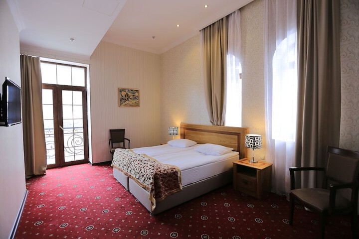 Room 8 of 45