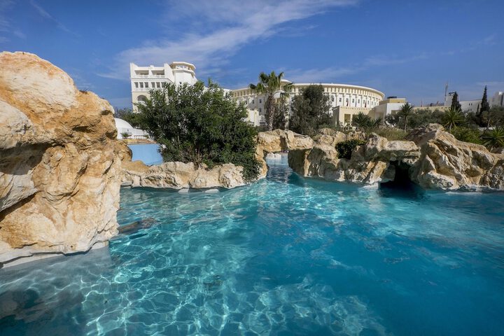 Pools & Facilities