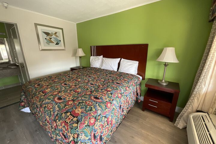 Room 3 of 18