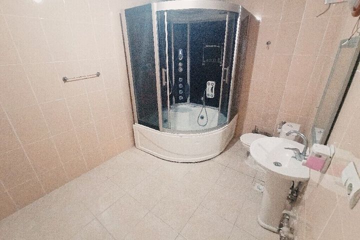 Room 3 of 42